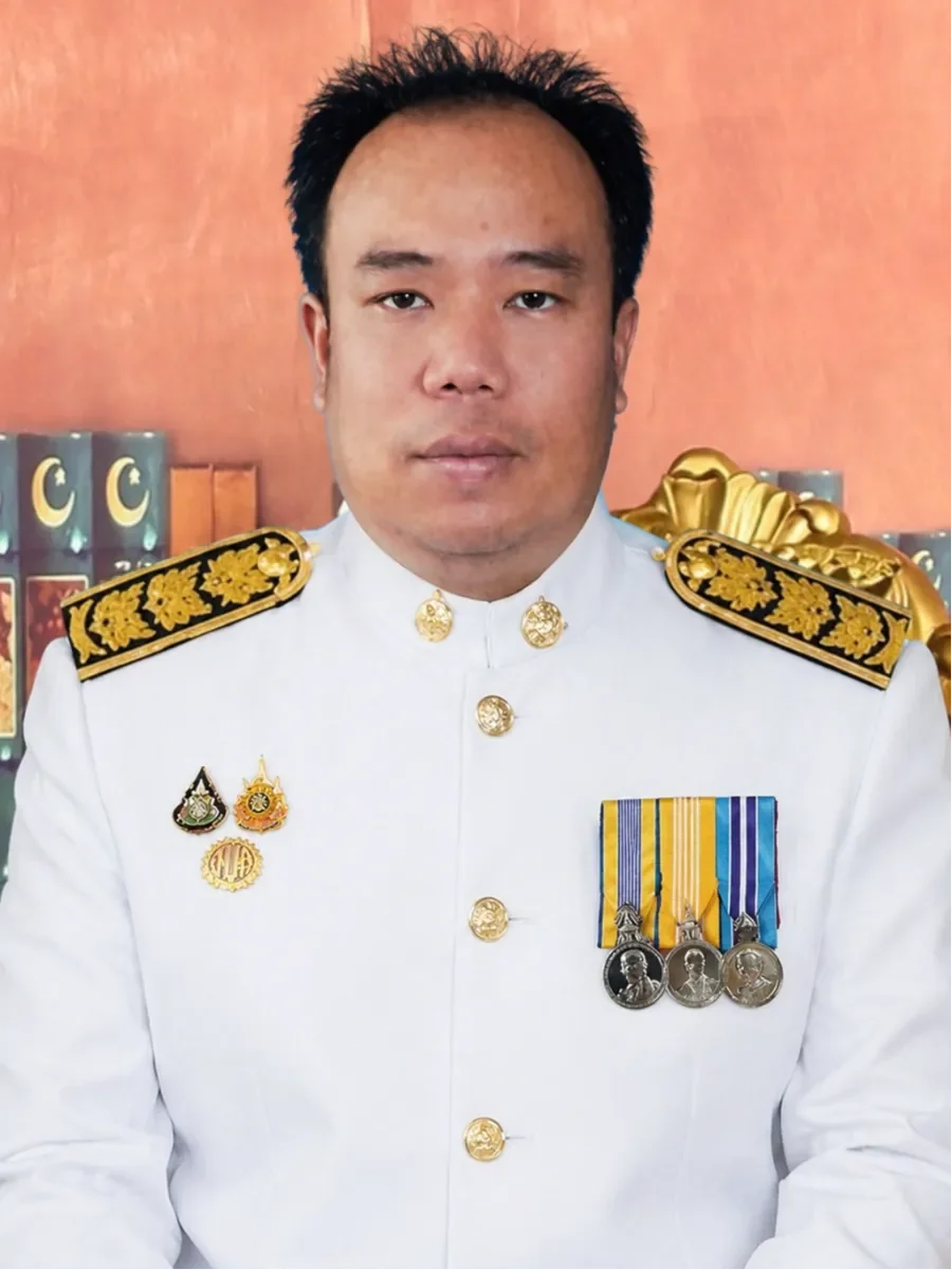 นายอรรถพล เทศวิรัช